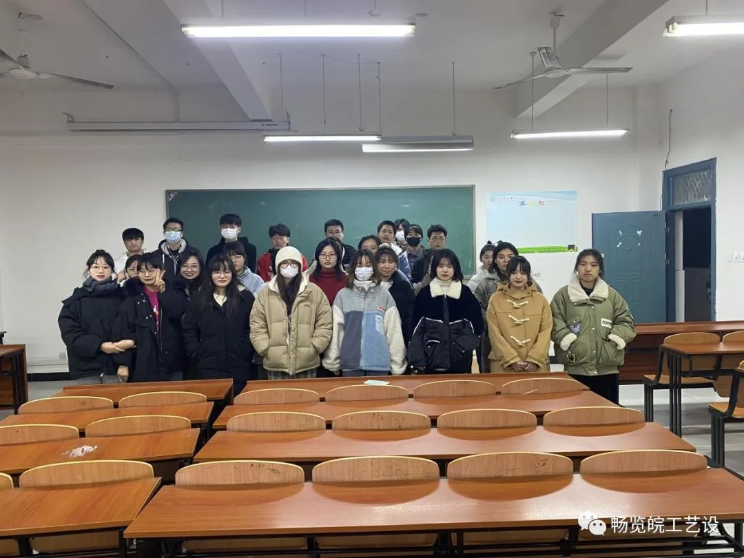 <strong>祝贺20数媒三班荣获“18新利怎样十佳优良学风班级”</strong>