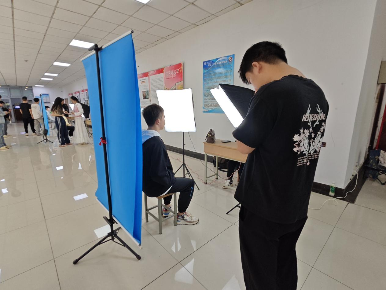 18新利怎样2025届毕业生图像信息采集工作圆满完成