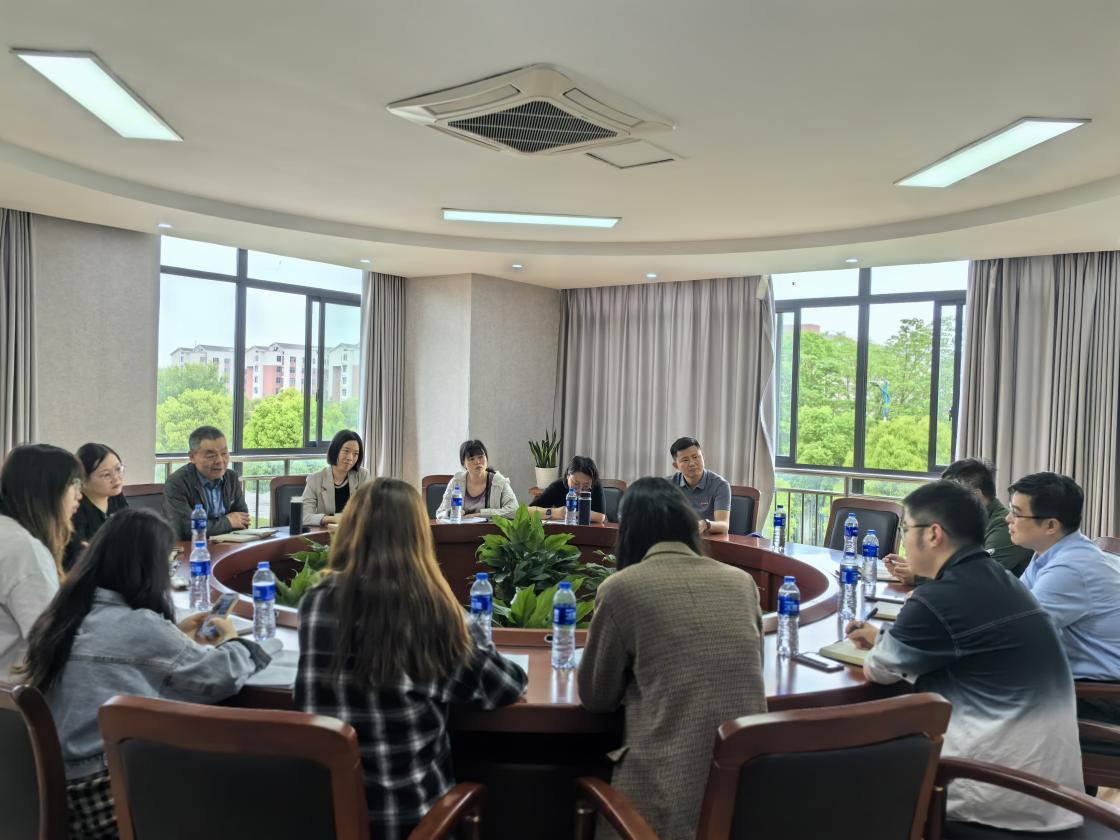 <strong>土木工程学院与新利体育在线官网首页登录入口管委会开展座谈交流活动</strong>