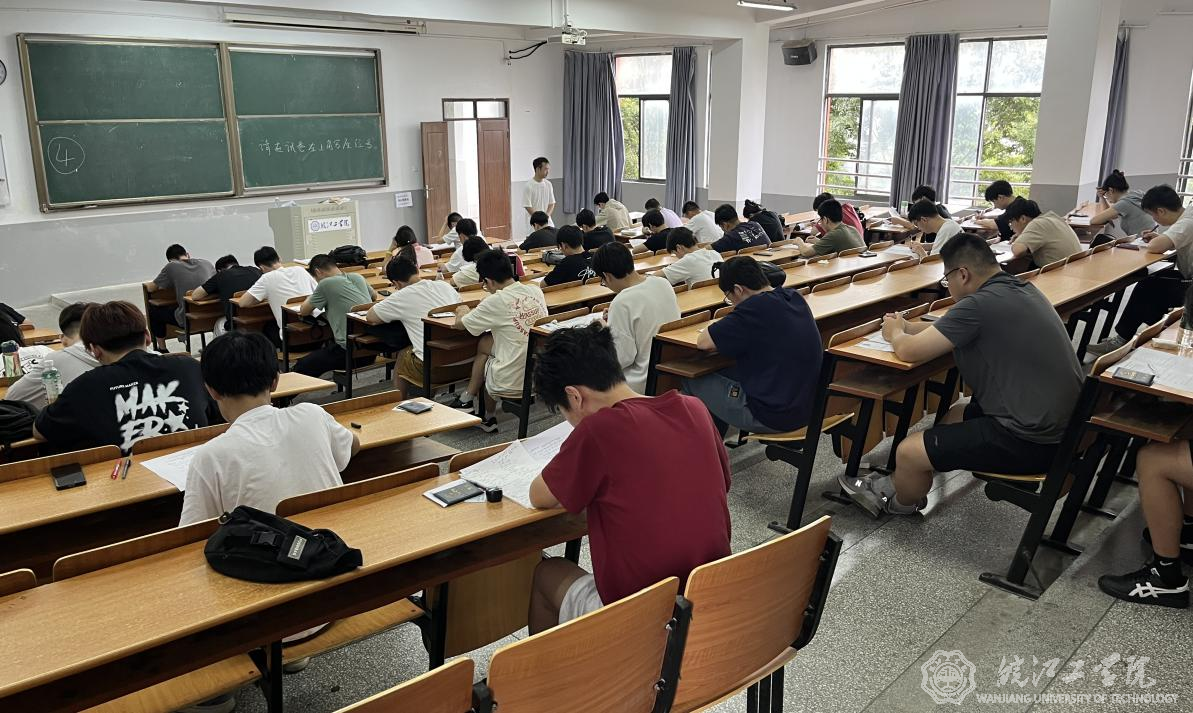 2024年18新利怎样数学竞赛暨全国大学生数学竞赛（安徽赛区）选拔赛在我校举行