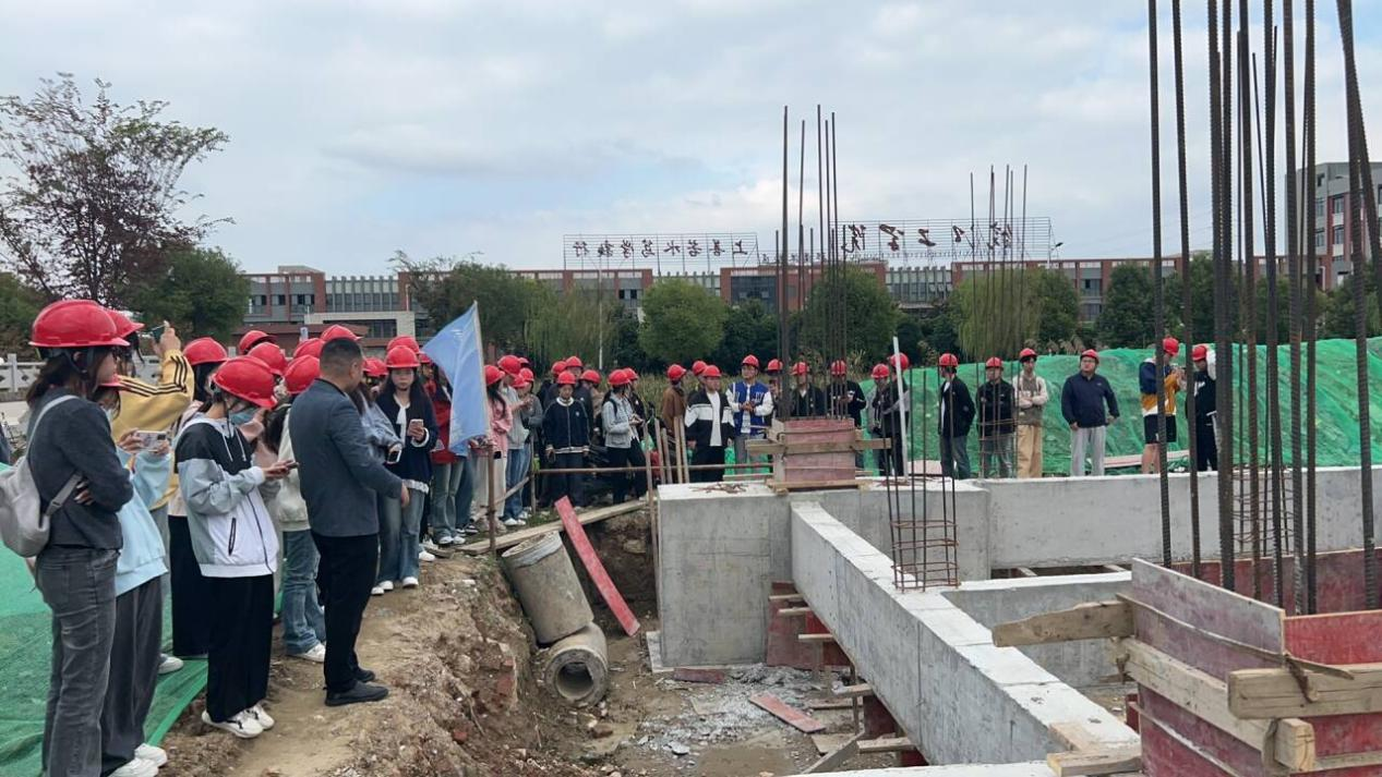 <strong>管理学院2022级工管专业见习活动顺利开展</strong>