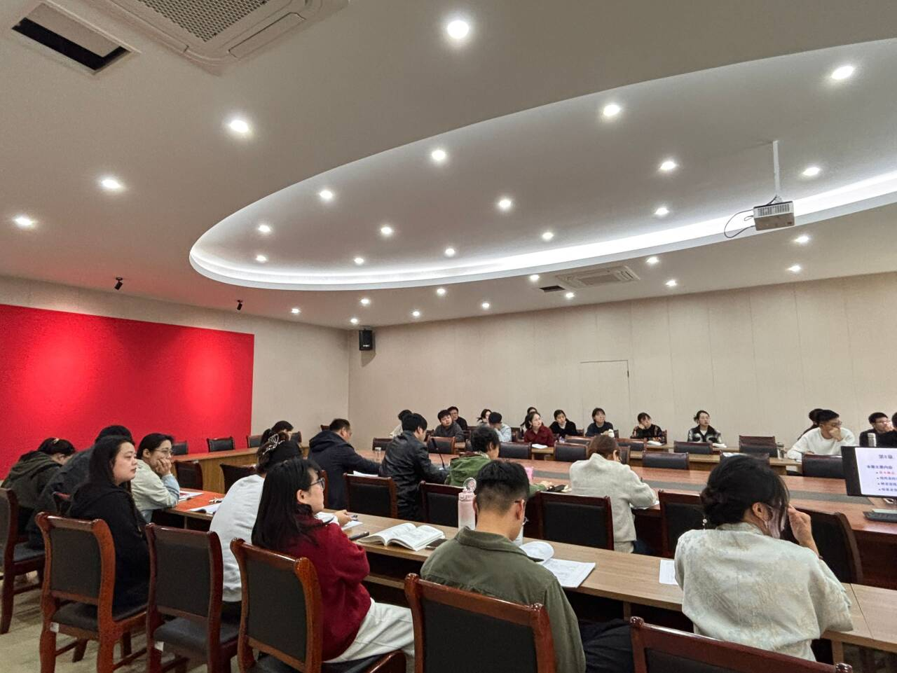 计算机与人工智能学院持续开展青年教师讲课竞赛