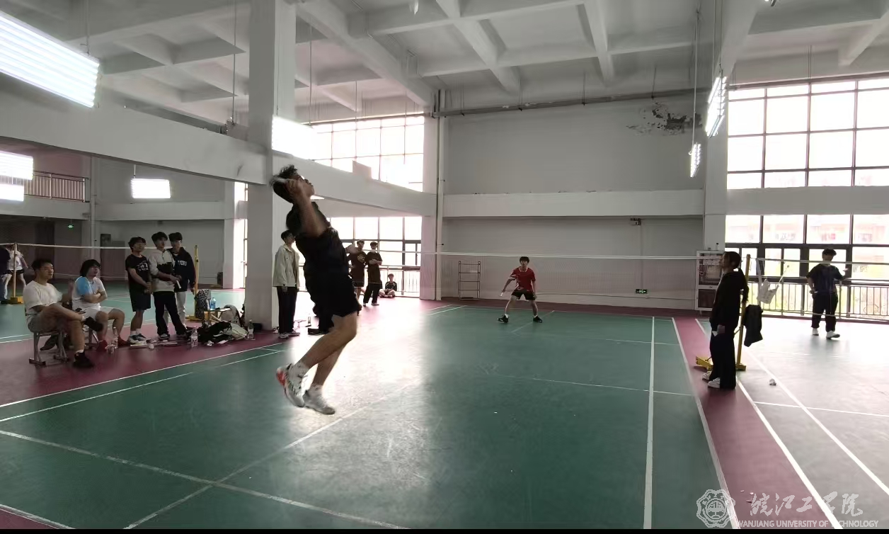 18新利怎样成功举办新利体育在线官网首页登录入口“阳光杯”羽毛球赛