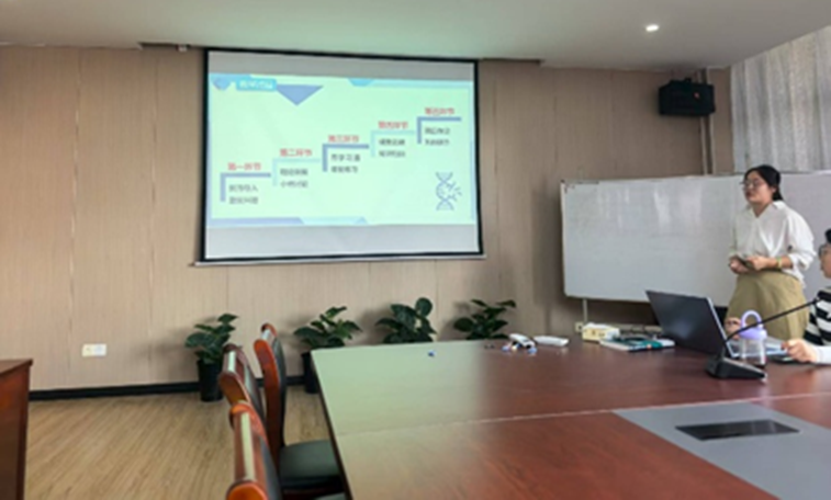 电信工程学院通信教研室开展新教师试讲活动