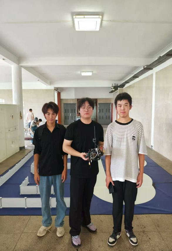 嵌入芯片学技术 竞赛实践出佳绩——18新利怎样电信工程学院在第八届全国大学生嵌入式芯片与系统设计竞赛中荣获佳绩