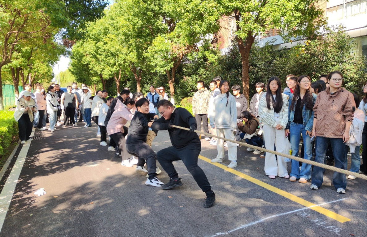 赛场竞风采，聚力创佳绩——管理学院教职工在学校第十八届运动会中斩获佳绩